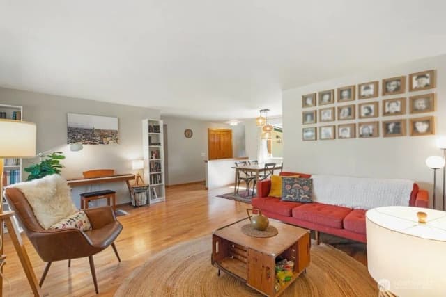 Property photo for 8622 Ne 139th Street, Kirkland photo 4