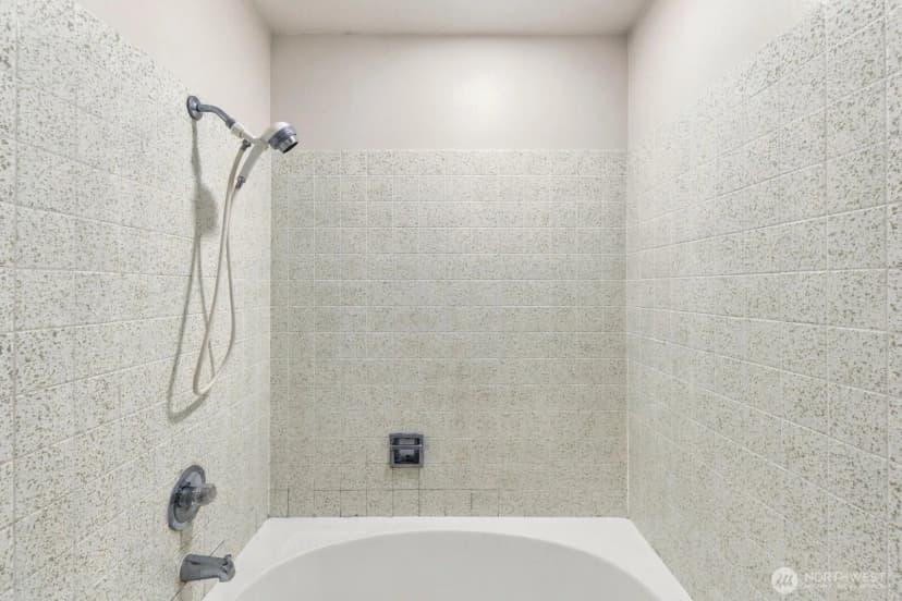 Property photo for 1622 103rd Place Ne #l3, Bellevue photo 25