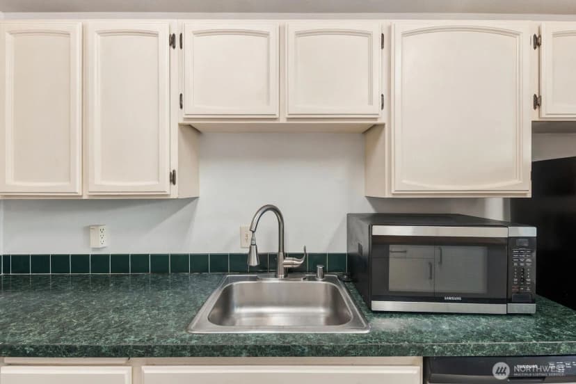 Property photo for 1622 103rd Place Ne #l3, Bellevue photo 19