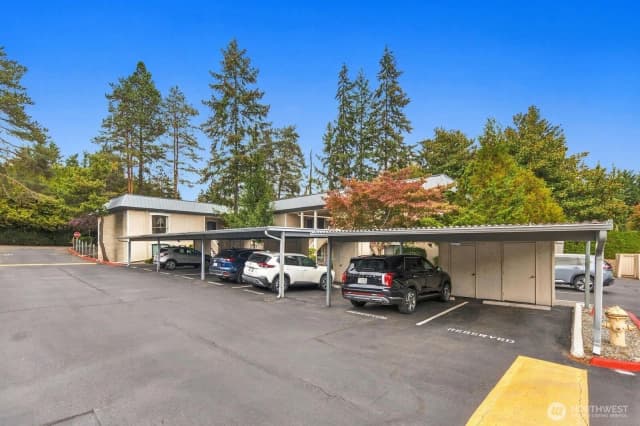 Property photo for 1622 103rd Place Ne #l3, Bellevue photo 2