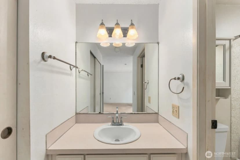 Property photo for 1622 103rd Place Ne #l3, Bellevue photo 23