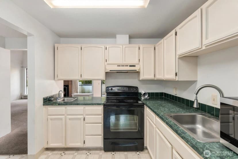 Property photo for 1622 103rd Place Ne #l3, Bellevue photo 21