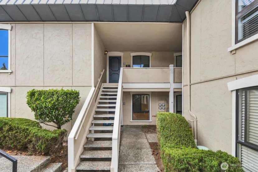 Property photo for 1622 103rd Place Ne #l3, Bellevue photo 3