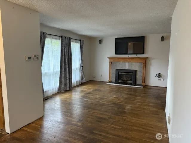 Property photo for 11043 14th Ave S, Seattle photo 4