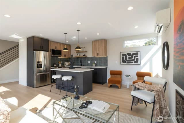 Property photo for 1603 Sw Kenyon Street, Seattle photo 4