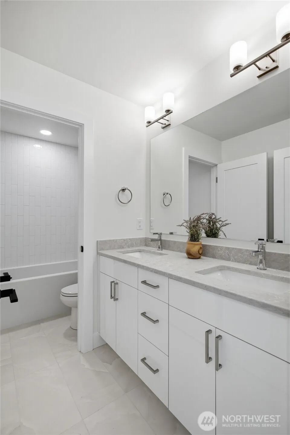 Property photo for 9323 Marcus Avenue S, Seattle photo 18