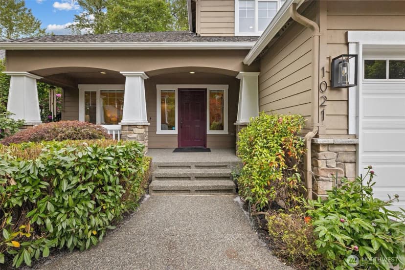 Property photo for 1021 271st Avenue Se, Sammamish photo 2