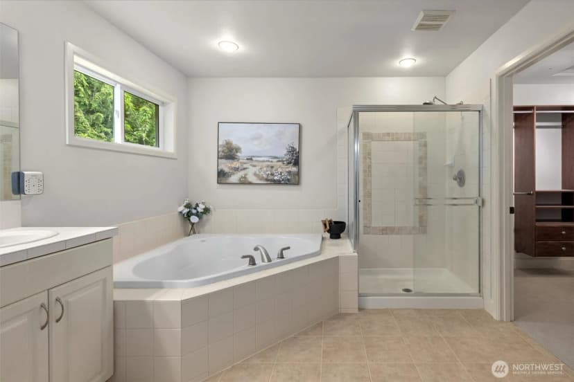 Property photo for 1021 271st Avenue Se, Sammamish photo 32