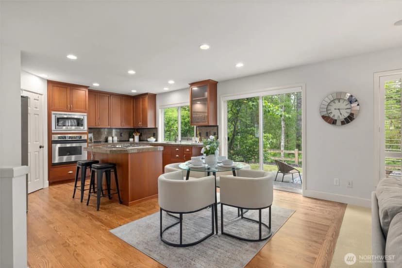 Property photo for 1021 271st Avenue Se, Sammamish photo 10