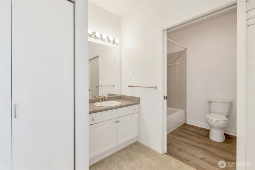 Property photo for 2414 1st Avenue #617, Seattle photo 16