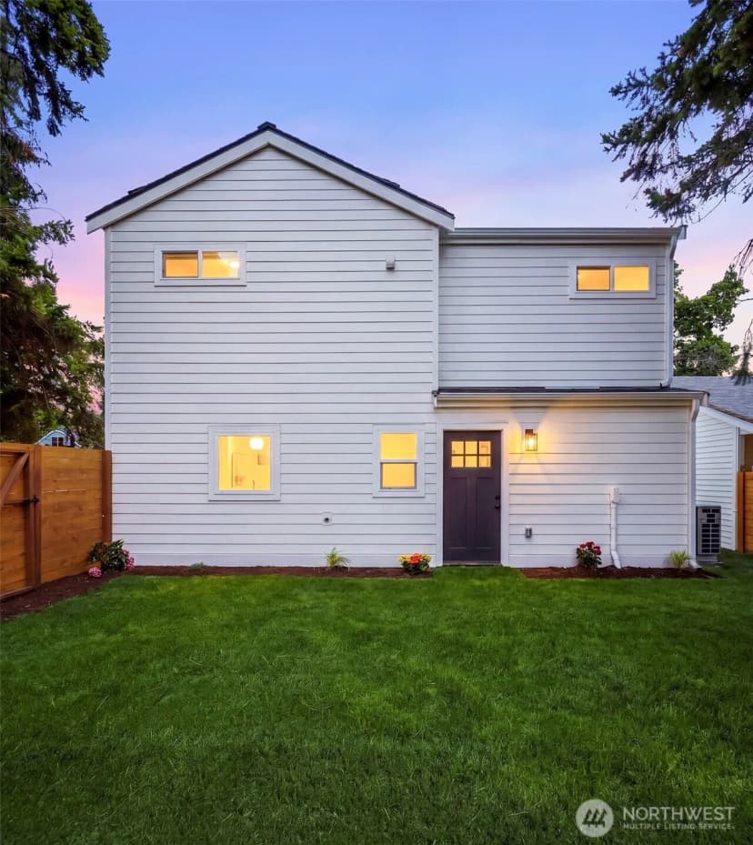 Property photo for 11028 Evanston Avenue N, Seattle photo 20