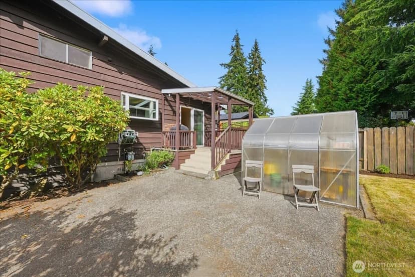 Property photo for 14036 17th Avenue Ne, Seattle photo 16