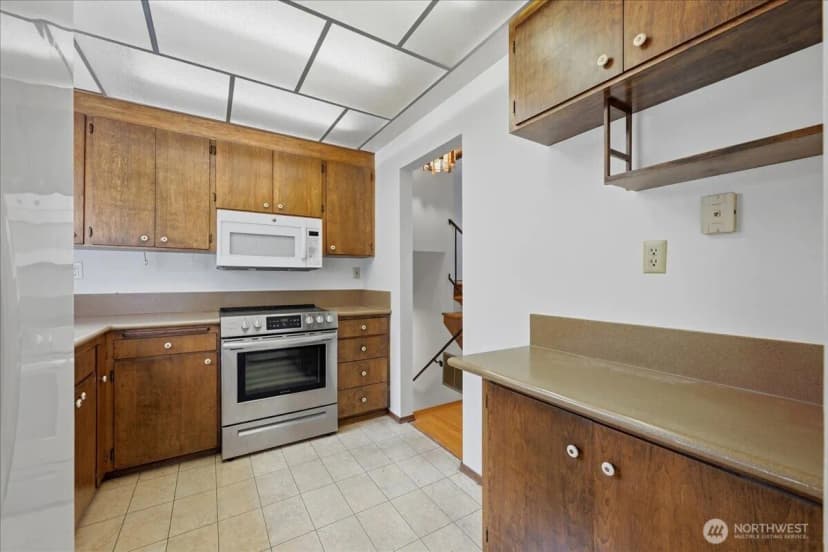 Property photo for 14036 17th Avenue Ne, Seattle photo 8
