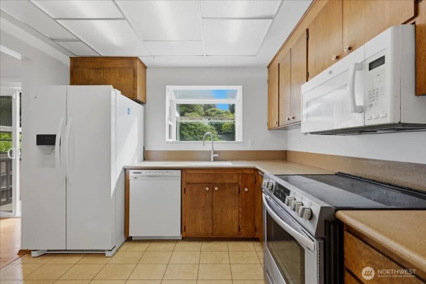 Property photo for 14036 17th Avenue Ne, Seattle photo 7