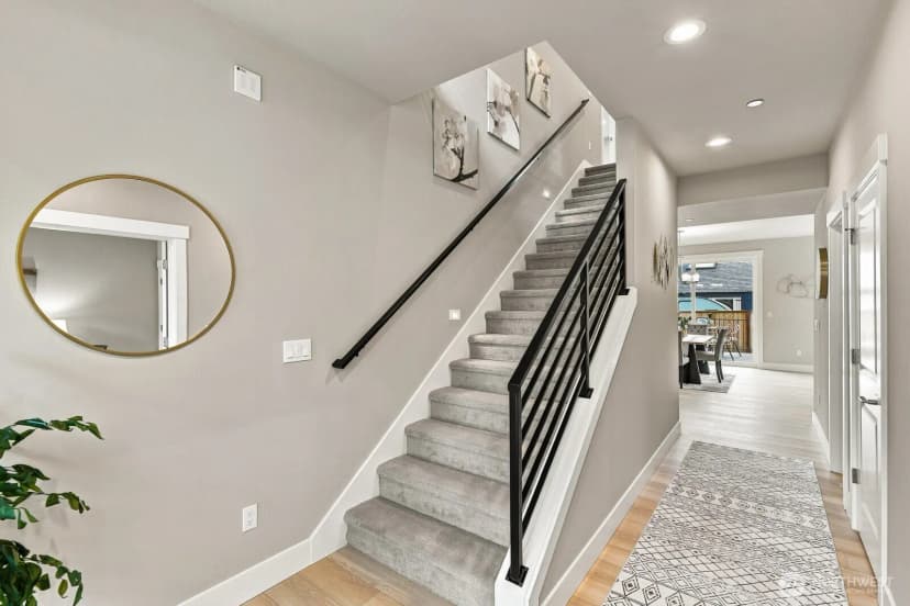 Property photo for 18554 Stone Avenue N, Shoreline photo 5