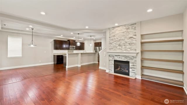 Property photo for 6706 Elaine Avenue Se, Auburn photo 4