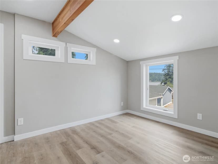 Property photo for 5600 Ocean View Boulevard Ne, Bremerton photo 17