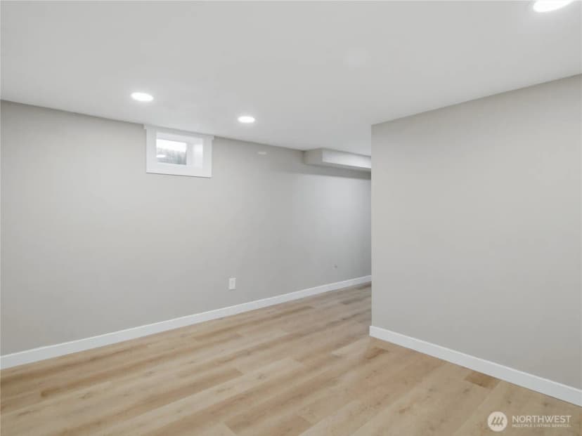 Property photo for 5600 Ocean View Boulevard Ne, Bremerton photo 32