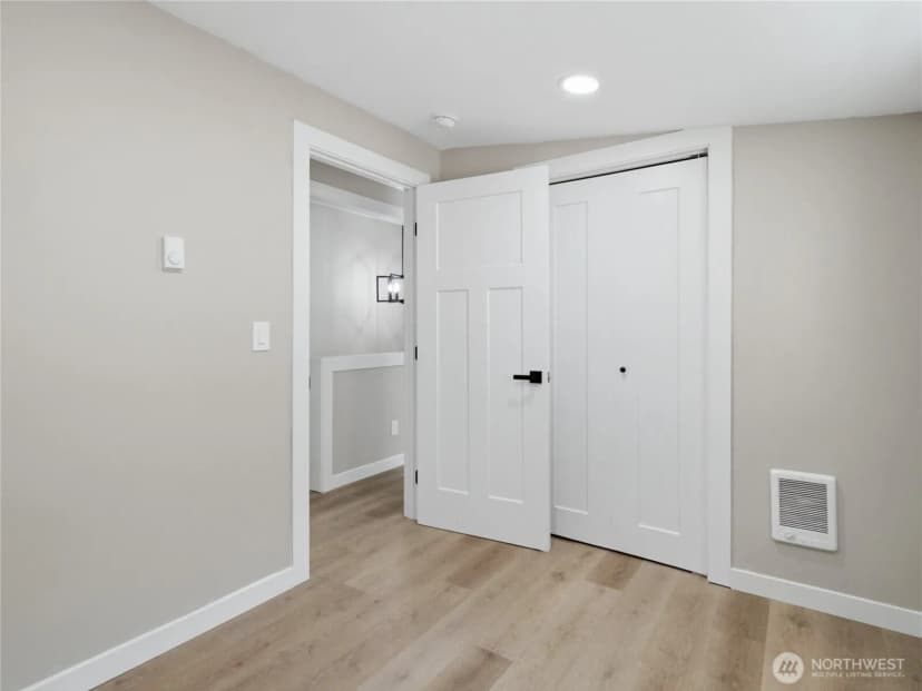 Property photo for 5600 Ocean View Boulevard Ne, Bremerton photo 22