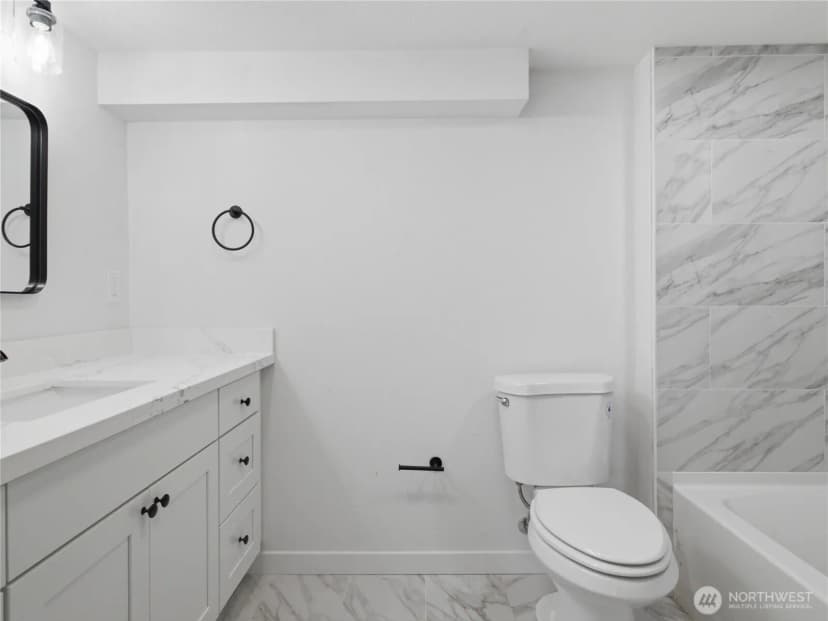 Property photo for 5600 Ocean View Boulevard Ne, Bremerton photo 25