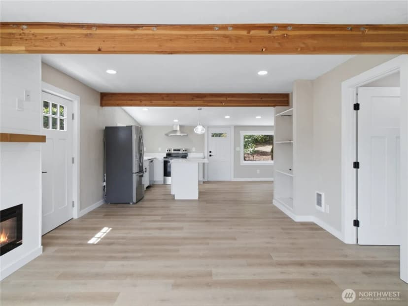 Property photo for 5600 Ocean View Boulevard Ne, Bremerton photo 9