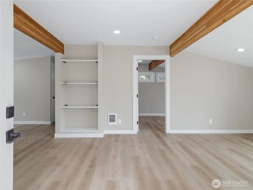 Property photo for 5600 Ocean View Boulevard Ne, Bremerton photo 15