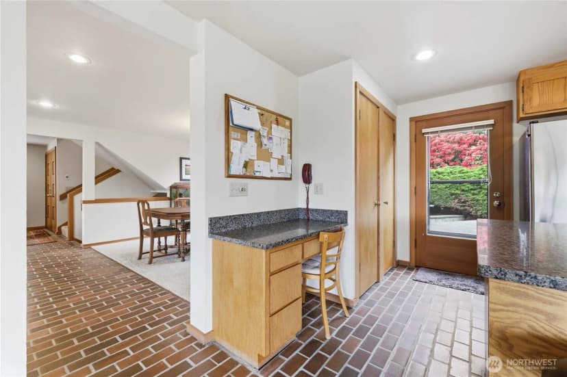 Property photo for 9520 Odin Way, Bothell photo 12