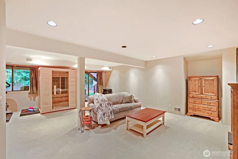 Property photo for 11821 Ne 102nd Place, Kirkland photo 24