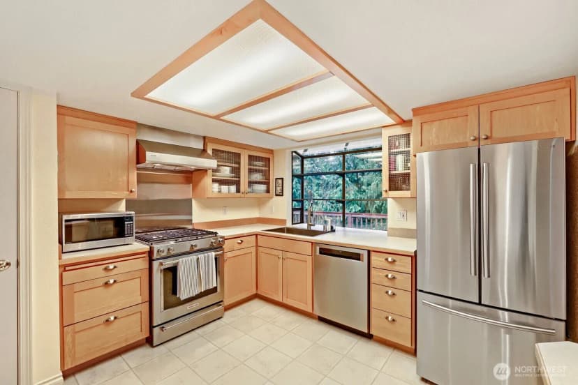 Property photo for 11821 Ne 102nd Place, Kirkland photo 11