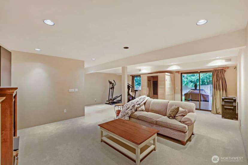 Property photo for 11821 Ne 102nd Place, Kirkland photo 23