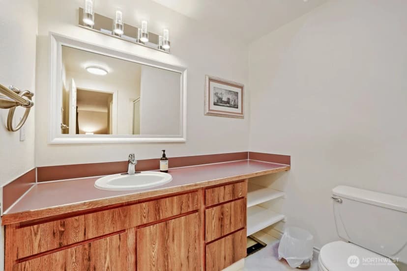 Property photo for 11821 Ne 102nd Place, Kirkland photo 15