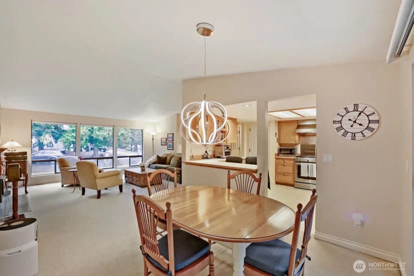 Property photo for 11821 Ne 102nd Place, Kirkland photo 7