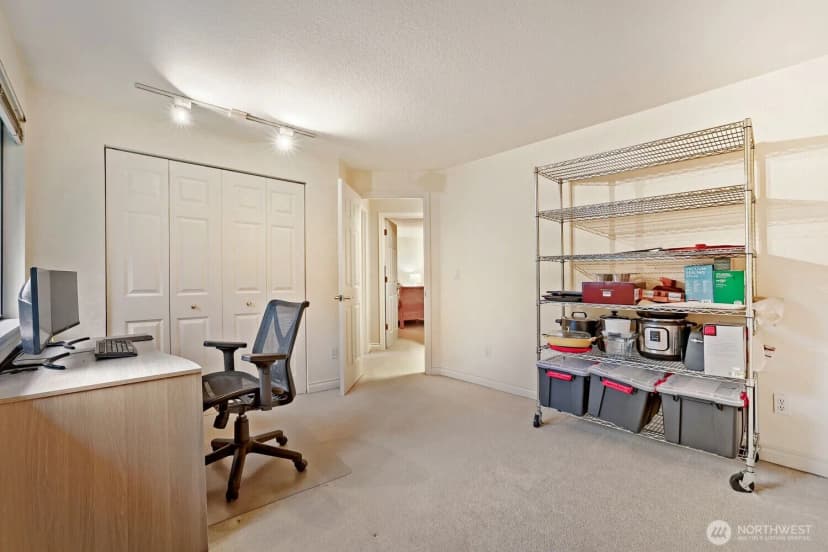 Property photo for 11821 Ne 102nd Place, Kirkland photo 19