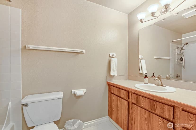 Property photo for 11821 Ne 102nd Place, Kirkland photo 21