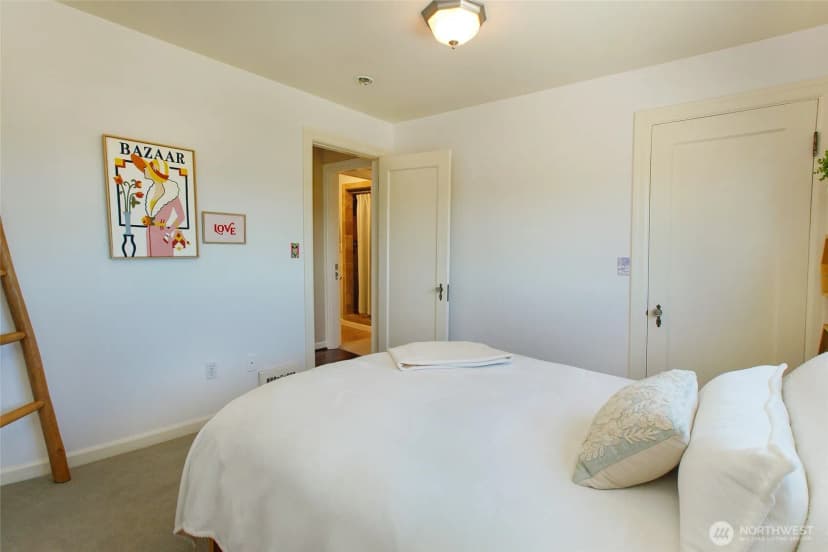 Property photo for 3829 43rd Avenue Ne, Seattle photo 24