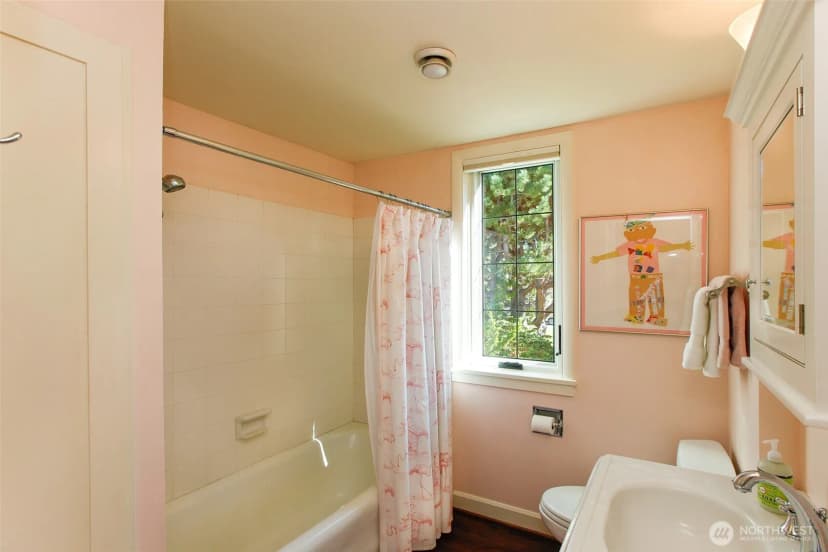 Property photo for 3829 43rd Avenue Ne, Seattle photo 25