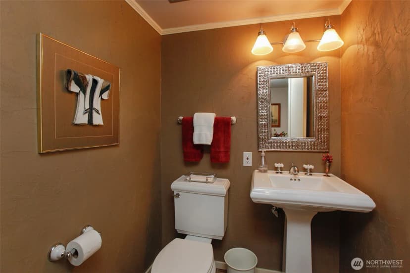 Property photo for 3829 43rd Avenue Ne, Seattle photo 31