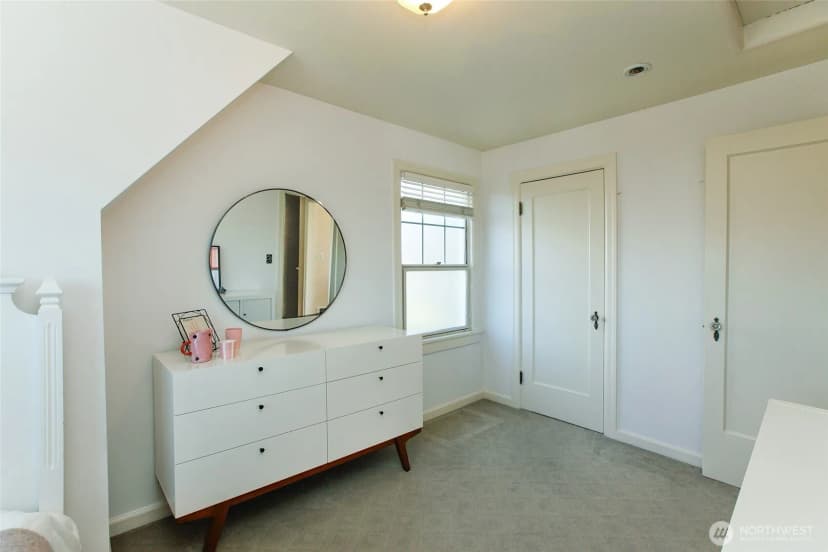 Property photo for 3829 43rd Avenue Ne, Seattle photo 27
