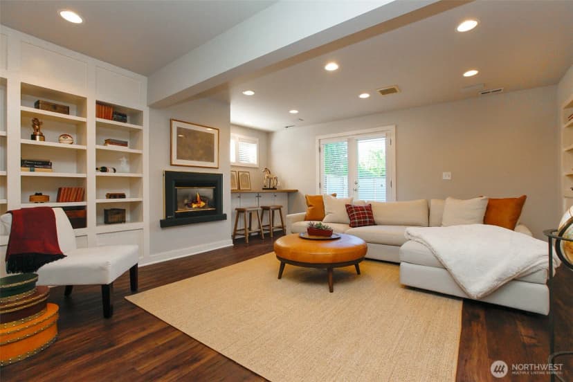Property photo for 3829 43rd Avenue Ne, Seattle photo 28