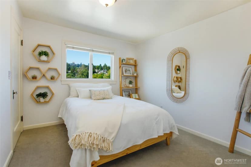 Property photo for 3829 43rd Avenue Ne, Seattle photo 23