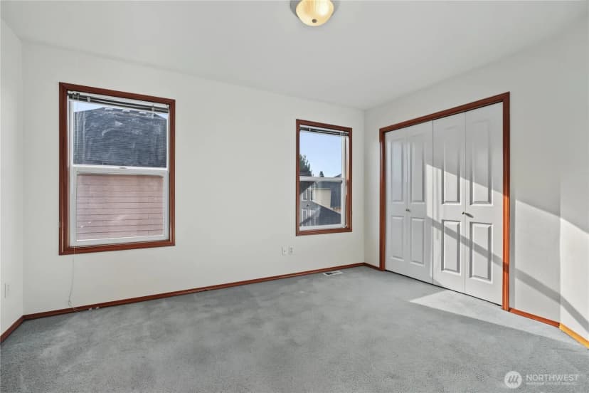 Property photo for 2113 12th Avenue Nw, Puyallup photo 19