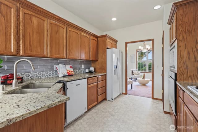 Property photo for 2113 12th Avenue Nw, Puyallup photo 5