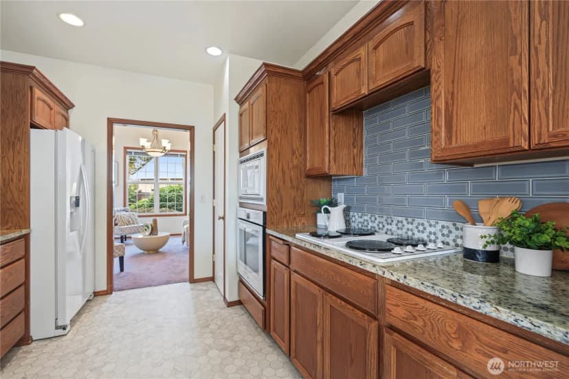 Property photo for 2113 12th Avenue Nw, Puyallup photo 6