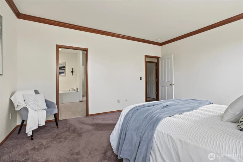 Property photo for 2113 12th Avenue Nw, Puyallup photo 13