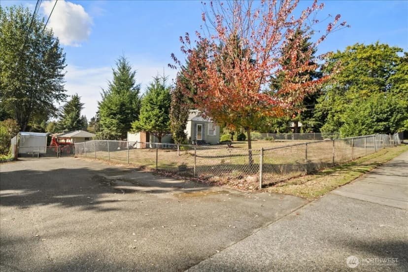 Property photo for 12005 5th Avenue S, Seattle photo 15