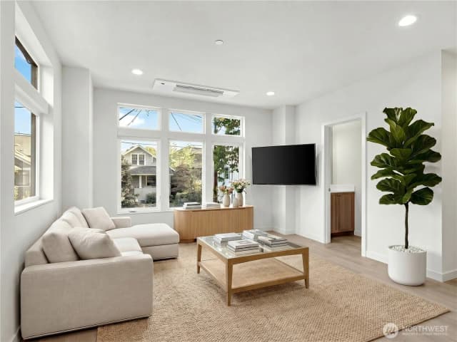 Property photo for 1411 N 48th Street, Seattle photo 4