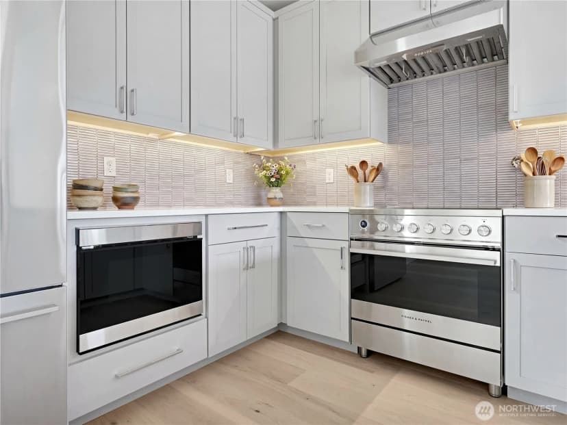 Property photo for 1411 N 48th Street, Seattle photo 14