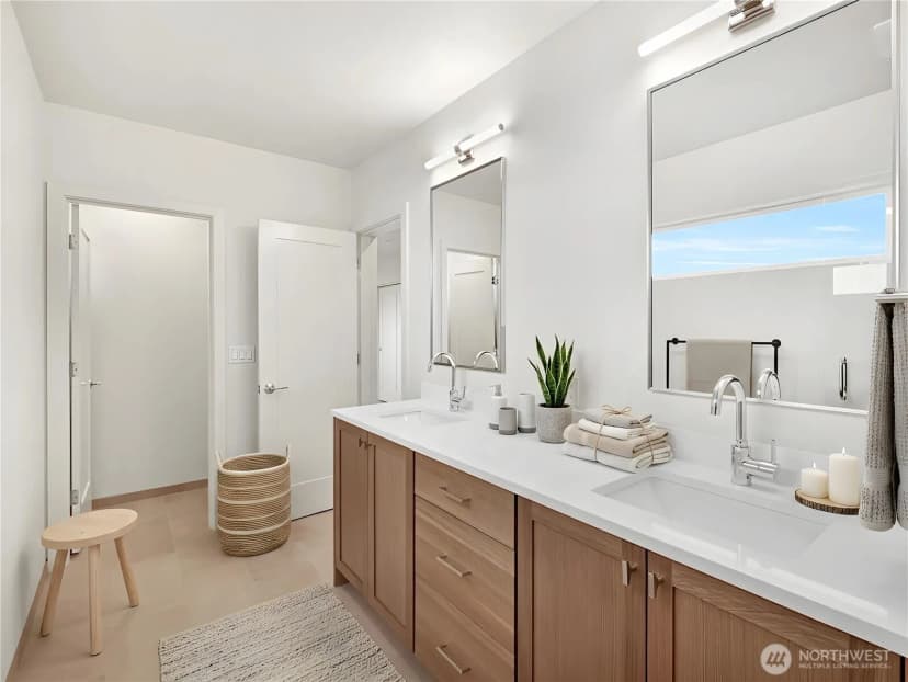 Property photo for 1411 N 48th Street, Seattle photo 18