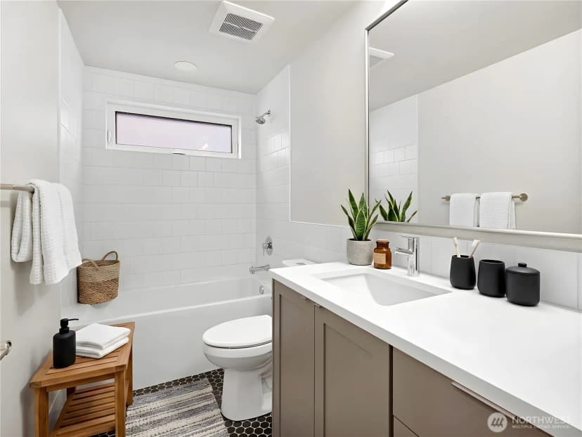Property photo for 1411 N 48th Street, Seattle photo 23