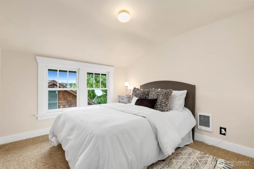 Property photo for 4611 34th Avenue W, Seattle photo 21